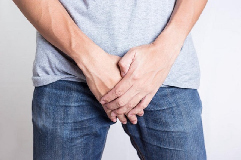 Mặc quần quá chật ảnh hưởng đến số lượng và chất lượng tinh trùng