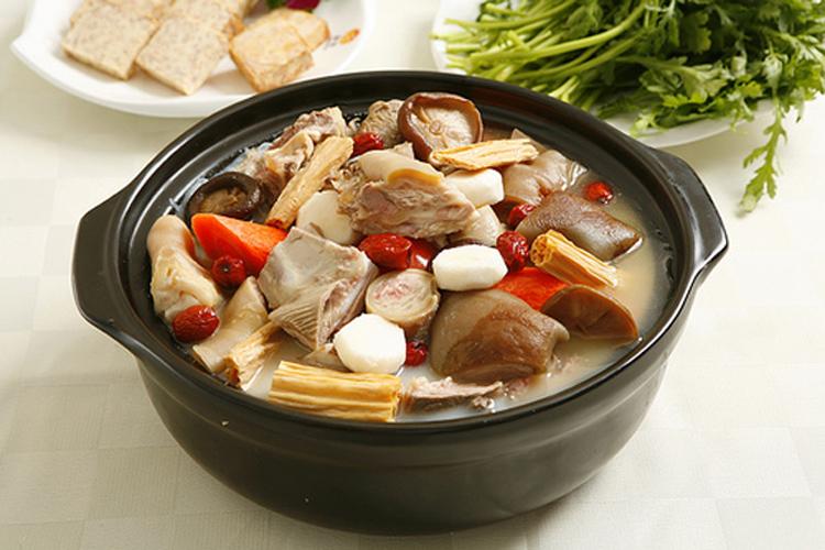 Thịt dê hầm gừng