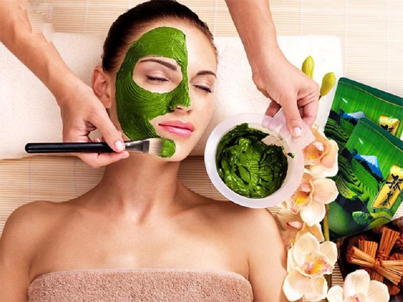 Đắp mặt nạ với bột trà xanh vừa giúp ngăn ngừa, vừa giúp phục hồi da lão hóa