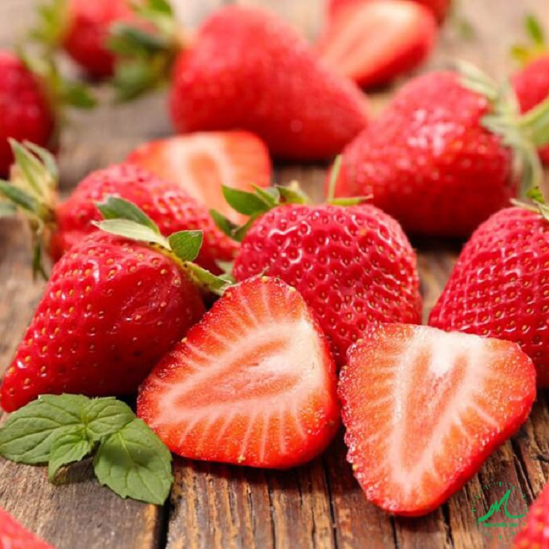Dâu tây có chứa hàm lượng vitamin C cao giúp tăng cường sức để kháng