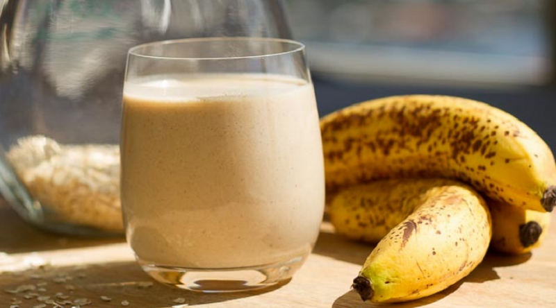 Smoothie với chuối là món ăn rất phù hợp trước mỗi buổi tập luyện