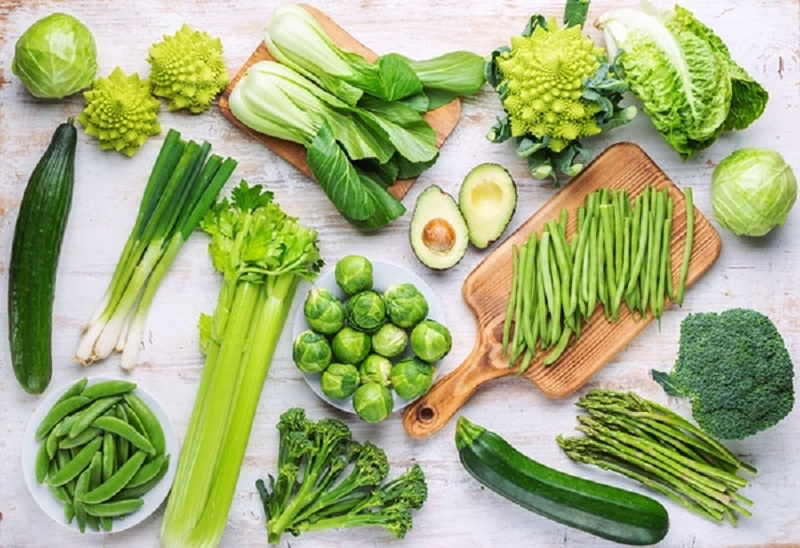 Thanh lọc cơ thể bằng các loại rau xanh đồng thời cung cấp thêm chất xơ và vitamin rất hữu ích