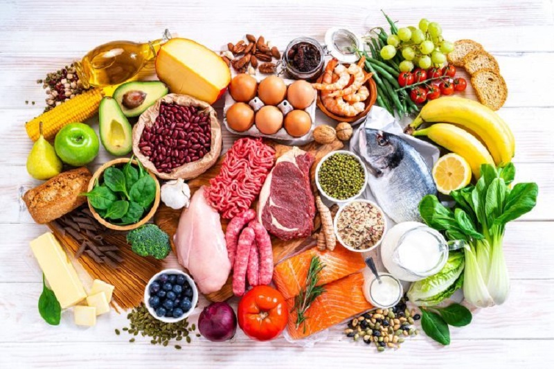 Bổ sung đầy đủ các chất dinh dưỡng, đa dạng thực phẩm trong từng bữa ăn