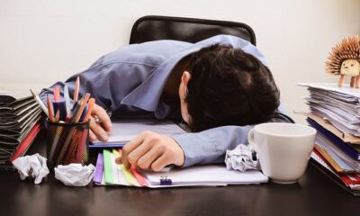 Làm việc, học tập quá sức khiến tình trạng suy nhược trở nên trầm trọng