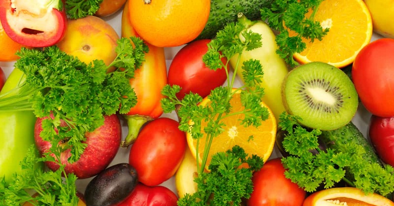 Bổ sung các vitamin và dưỡng chất có trong rau, củ, quả là điều cần thiết với người thiếu máu não