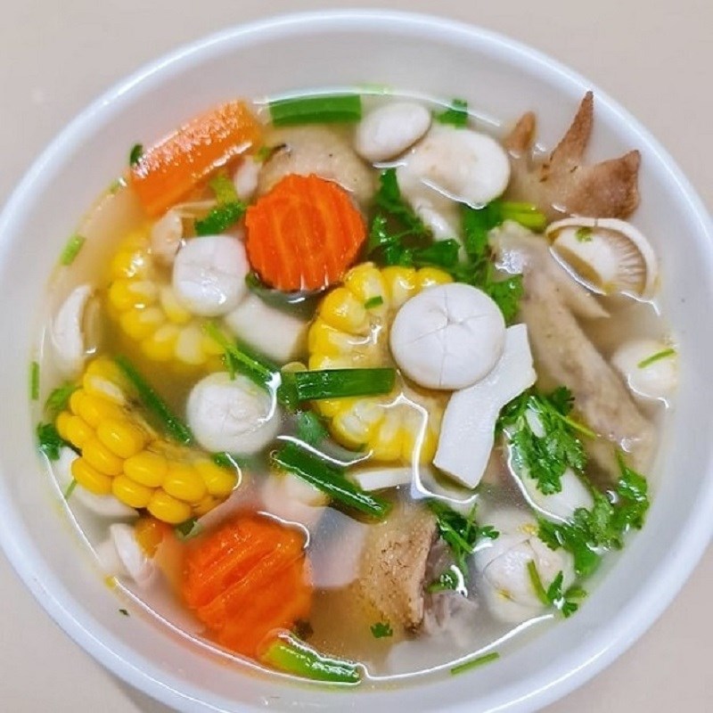 Canh gà nấm cà rốt hỗ trợ điều trị thiếu máu