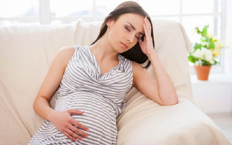Bà bầu thường xuyên bị hoa mắt chóng mặt