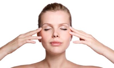 Massage mắt hỗ trợ giảm hoa mắt nặng đầu hiệu quả