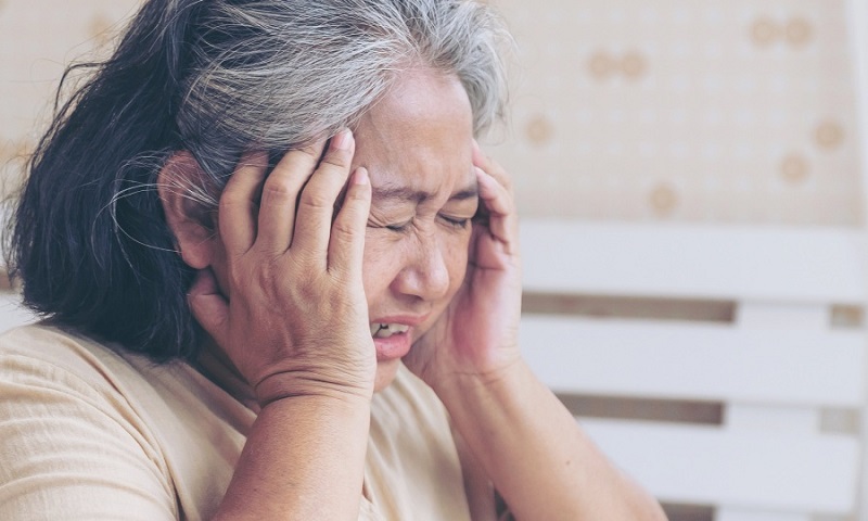 Có rất nhiều nguyên nhân có thể dẫn đến hoa mắt chóng mặt ù tai
