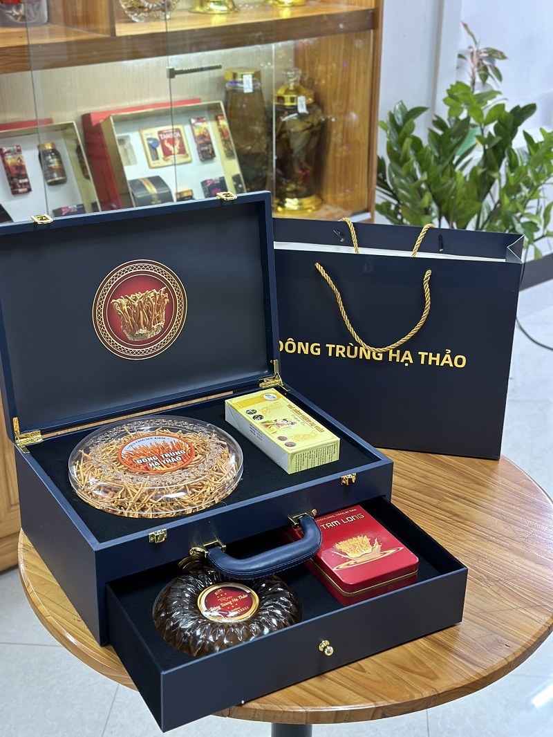 Hộp quà Tết cao cấp giúp làm tăng giá trị của món quà hơn